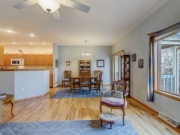 5th image of 5012 Black Walnut Dr