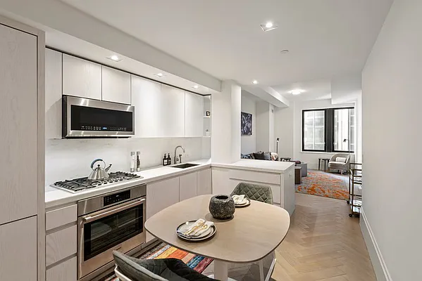 Sold by Nest Seekers International | media 1