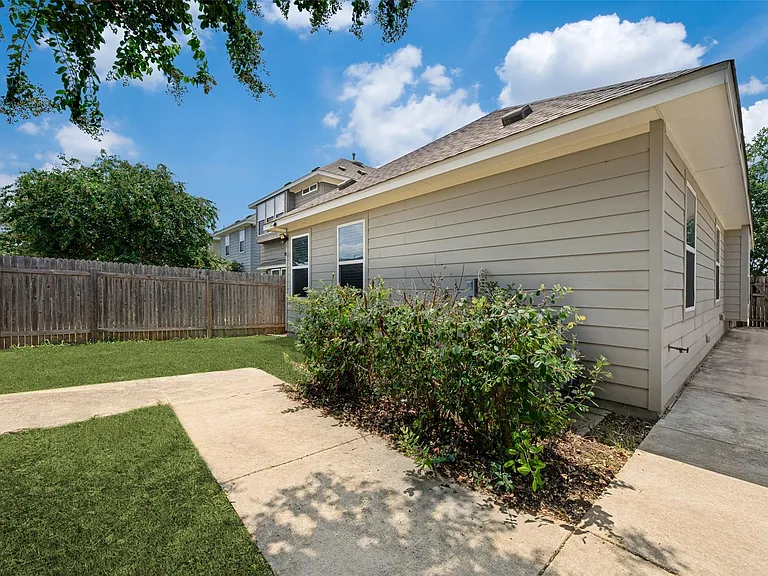 138 Wainscot Oak Way — Photo 18