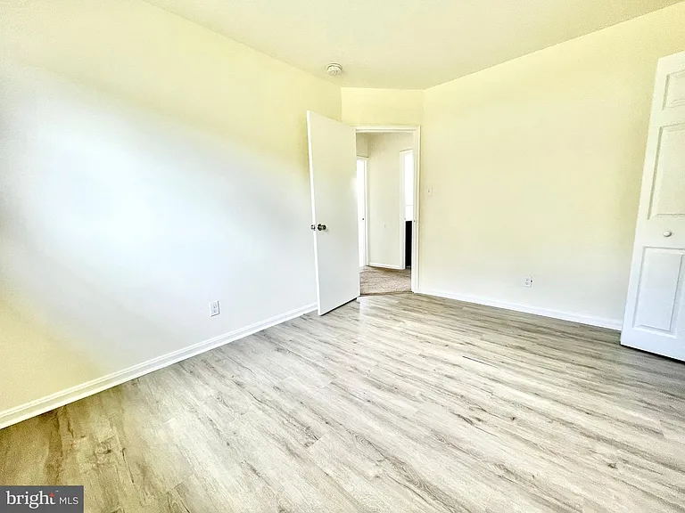 1416 S Governors Ave — Photo 20