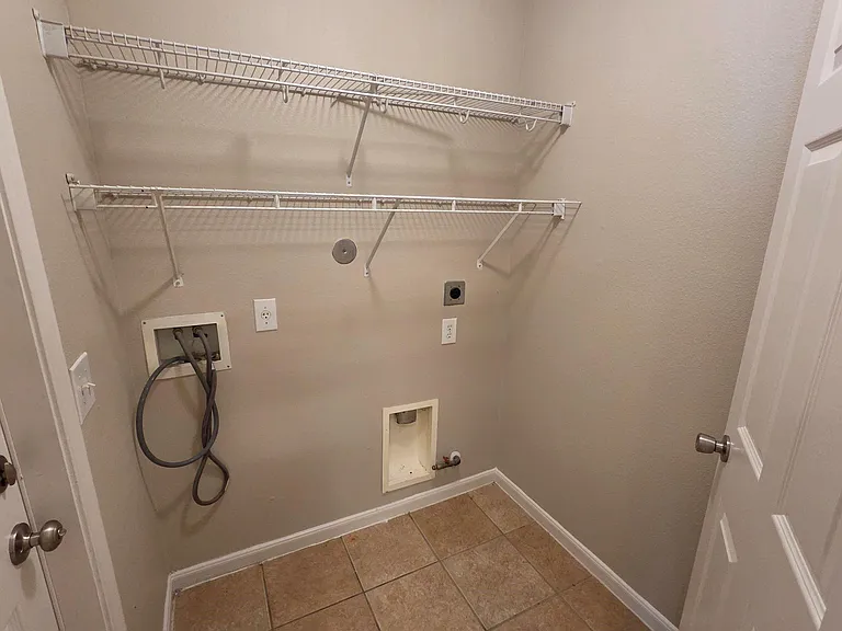 4702 Pin Oak Creek Ln — Photo 15