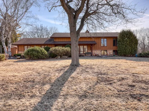 3680 South Cari Adam DRIVE, New Berlin, WI 53146