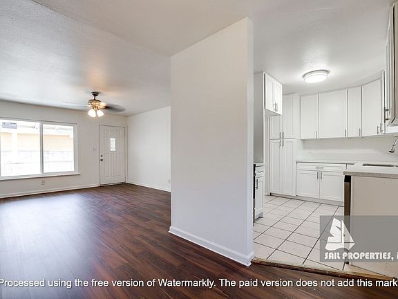4th image of 701 E Chalynn Cir #701