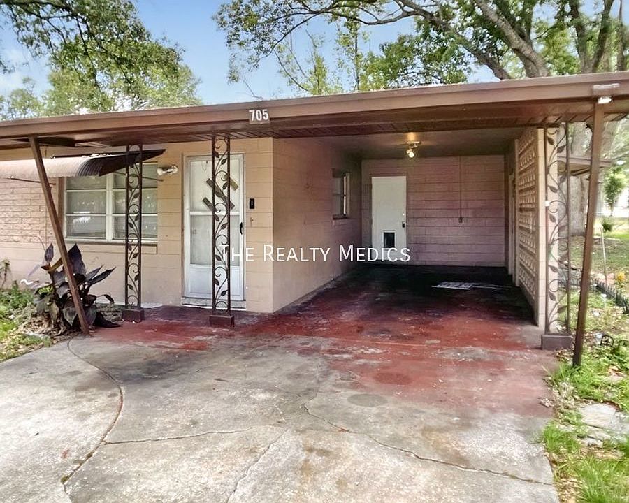 1st image of 705 W 24th Pl