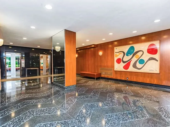 555 Kappock Street image 10 of 14