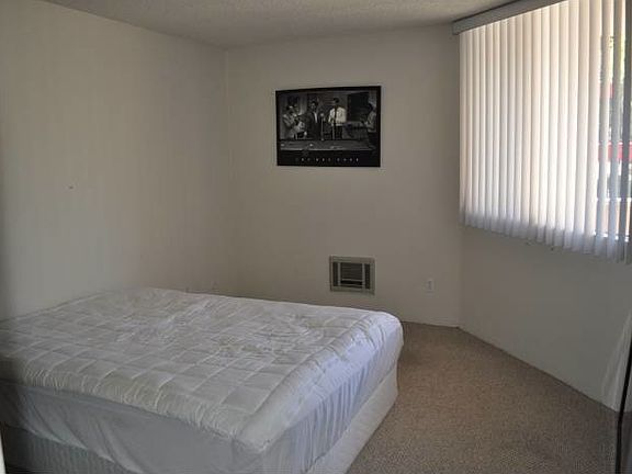 4th image of 724 W Knoll Dr APT 108