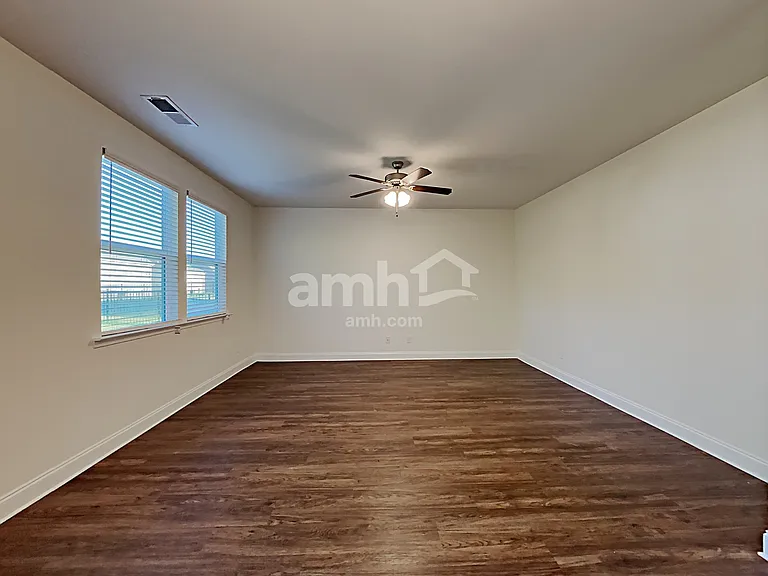 409 Levon Ct — Photo 10