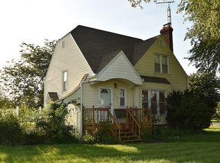 280 S Berta Rd, Diamond, IL 60416