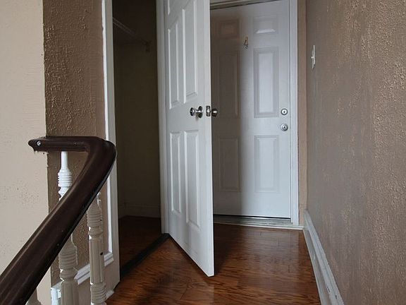 3rd image of 1207 N 2nd St APT 4