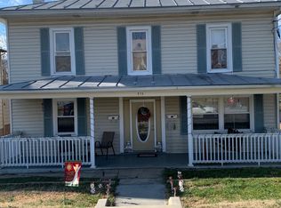 315 3rd St #B, Shenandoah, VA 22849