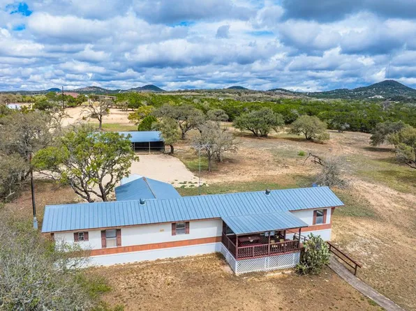 474 Star Dance Trl, Bandera, TX 78003