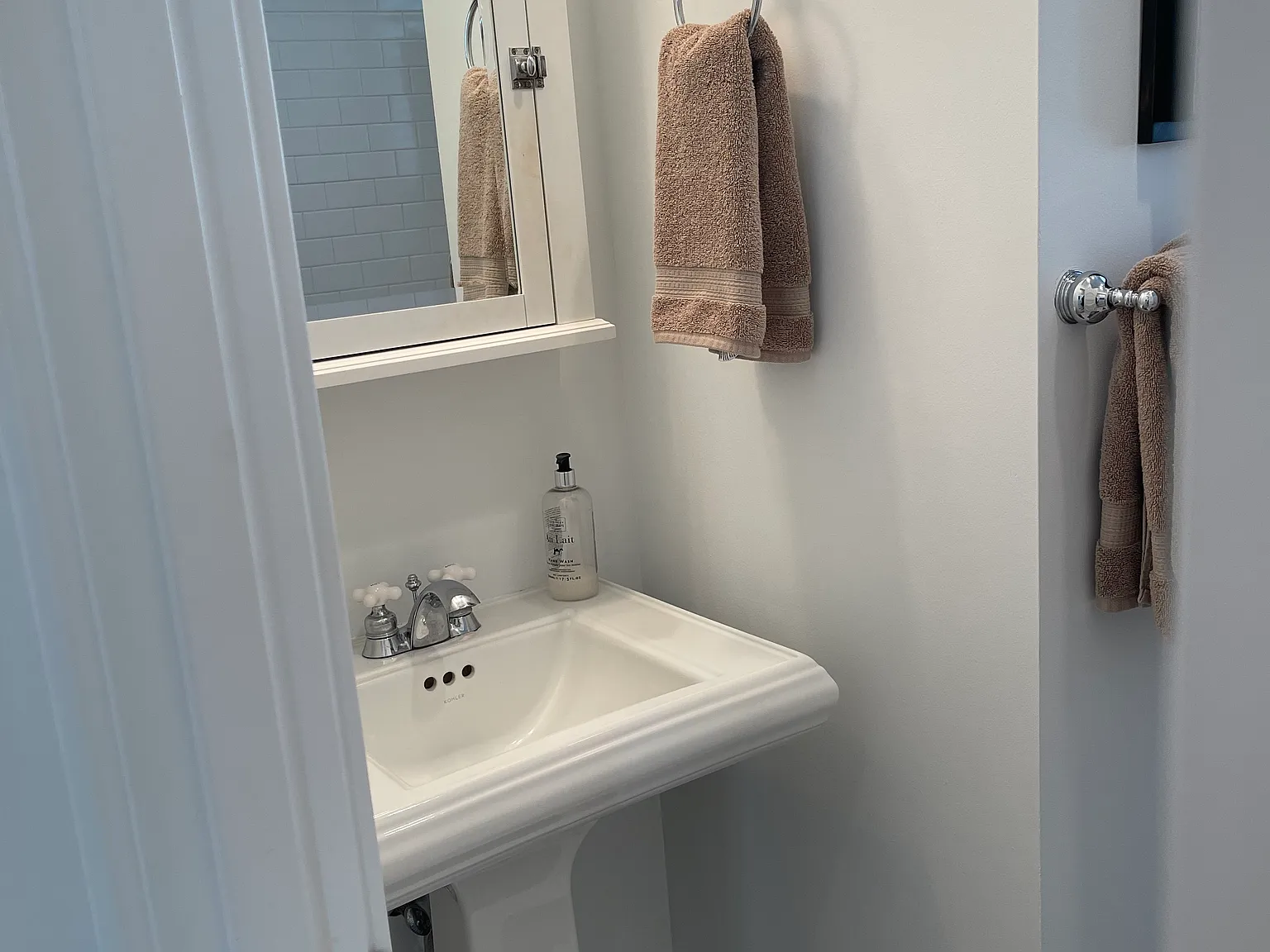 2 bed, 770 sqft, $2,000 — Photo 3