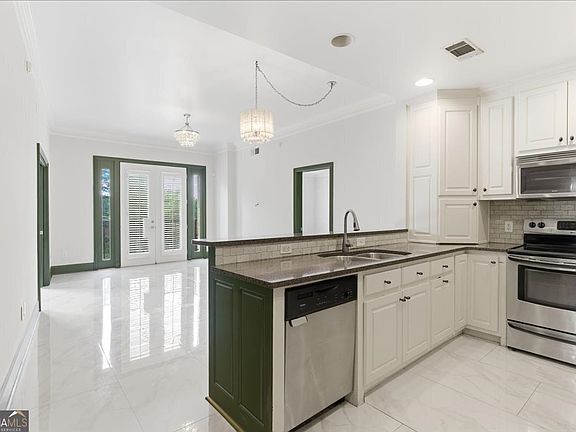 3rd image of 2255 Peachtree Rd NE Unit 521