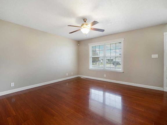 5th image of 720 Shetland Dr