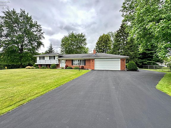 2nd image of 1021 E Township Road 1191