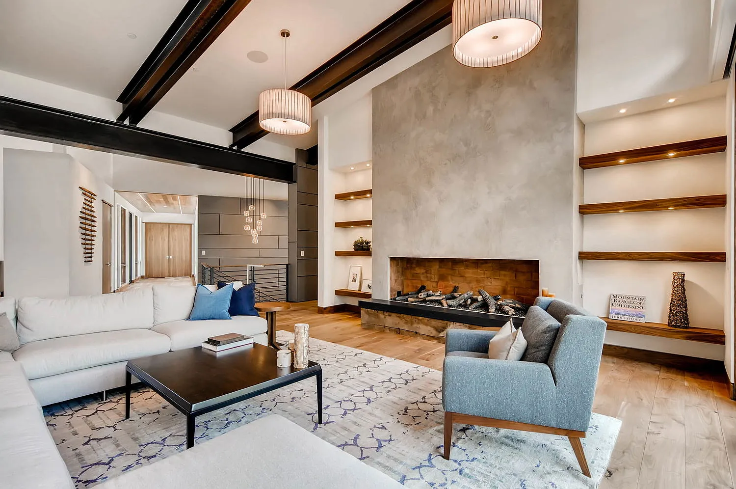 5 bed, 8415 sqft, $45,000 — Photo 2