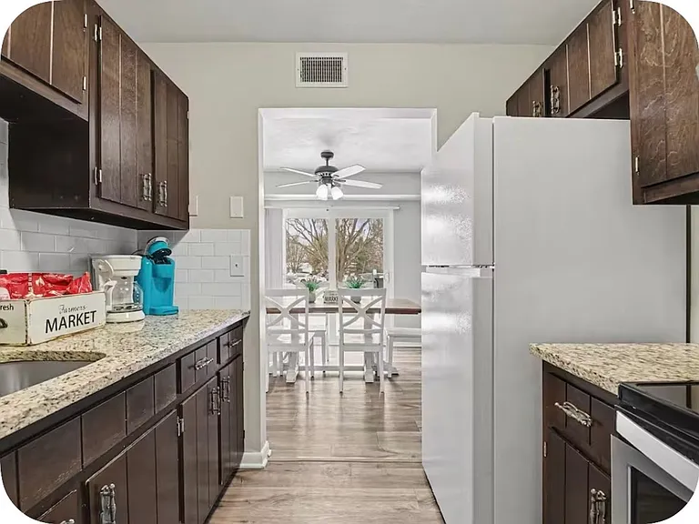554 Allison Dr — Photo 10