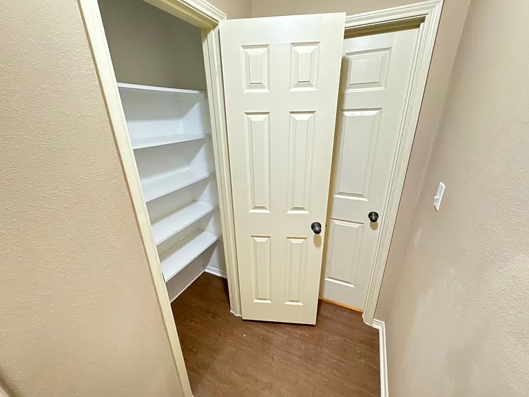 2725 Lovers Ln — Photo 34