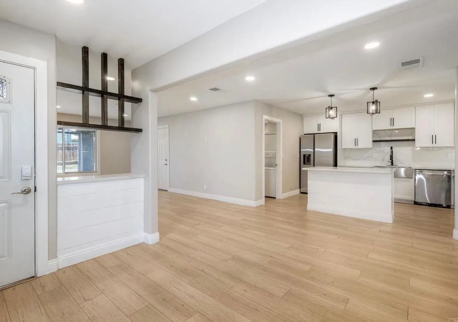 Available Now! Stunning Fully Remodeled 4-Bedroom / 2- Bath Duplex home in Spring Valley — Photo 1