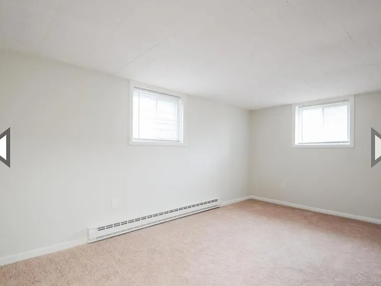 Robin Hood Apartments — Photo 33