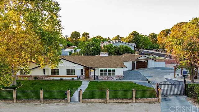 2555 W Avenue J14 photo 1