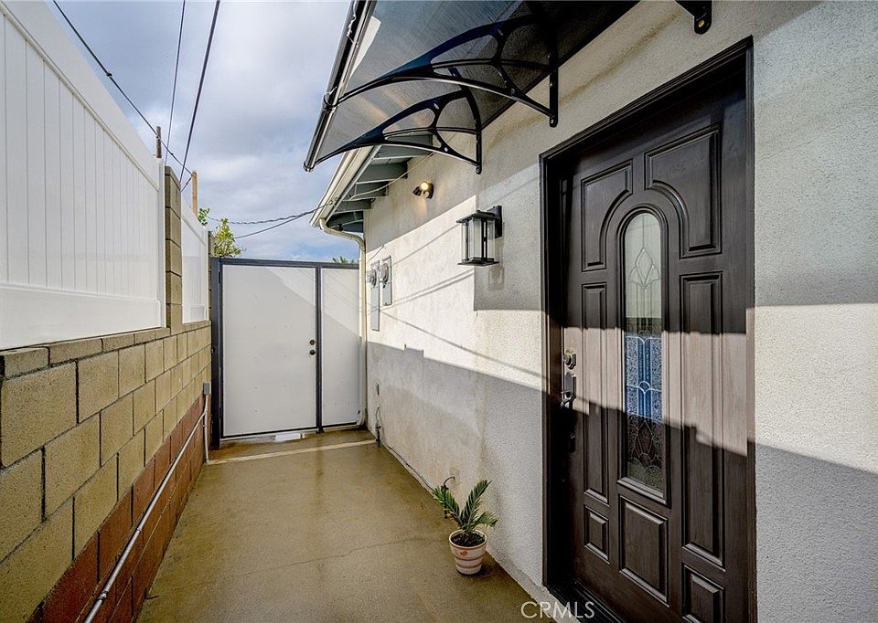 1st image of 11040 Nassau Ave #11040