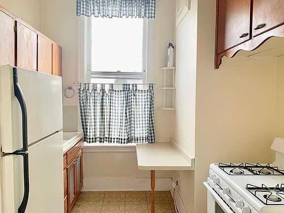 4th image of 519 Marquette St APT 4