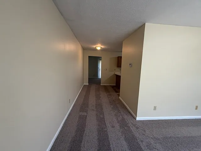 Sleepy Hollow Townhomes — Photo 24