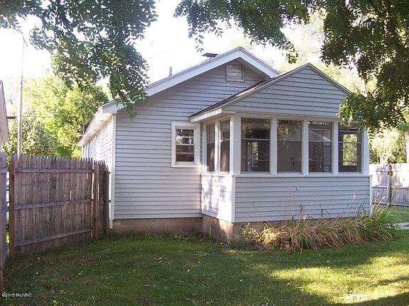3rd image of 304 Himes St SE