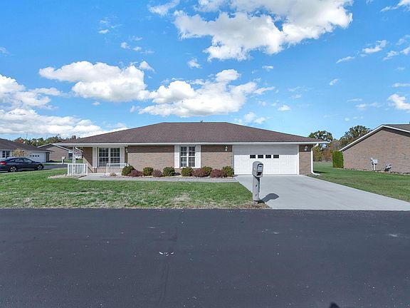 3rd image of 700 Shawn Dr