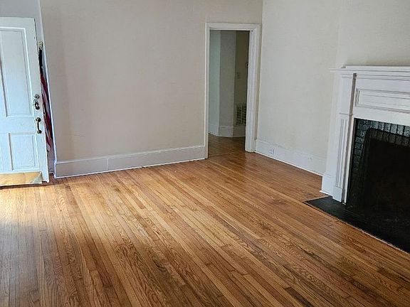 3rd image of 50 Davie Cir