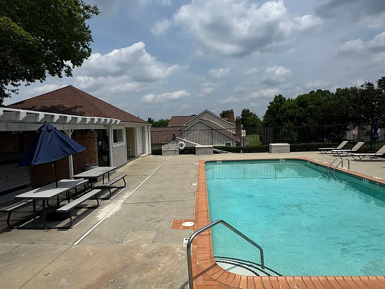 7801 Renaissance Ct — Photo 33