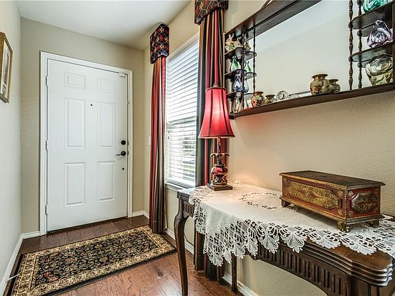 4th image of 2507 Honeybee Ln
