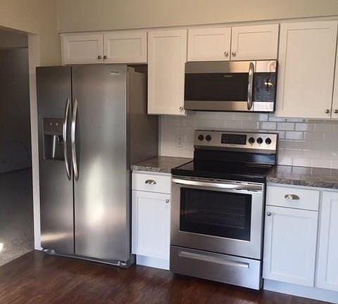 3rd image of 5611 Willowood Ct