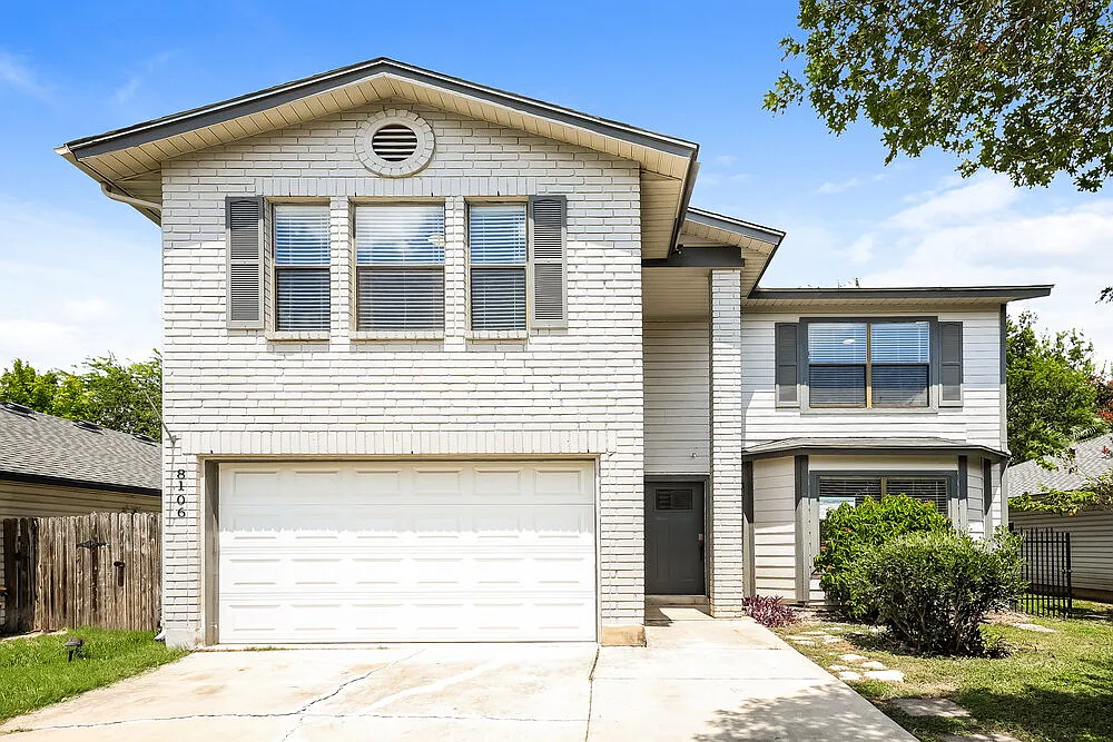 4 bed, 2.5 bath, 2278 sqft, $2,005 — Photo 1