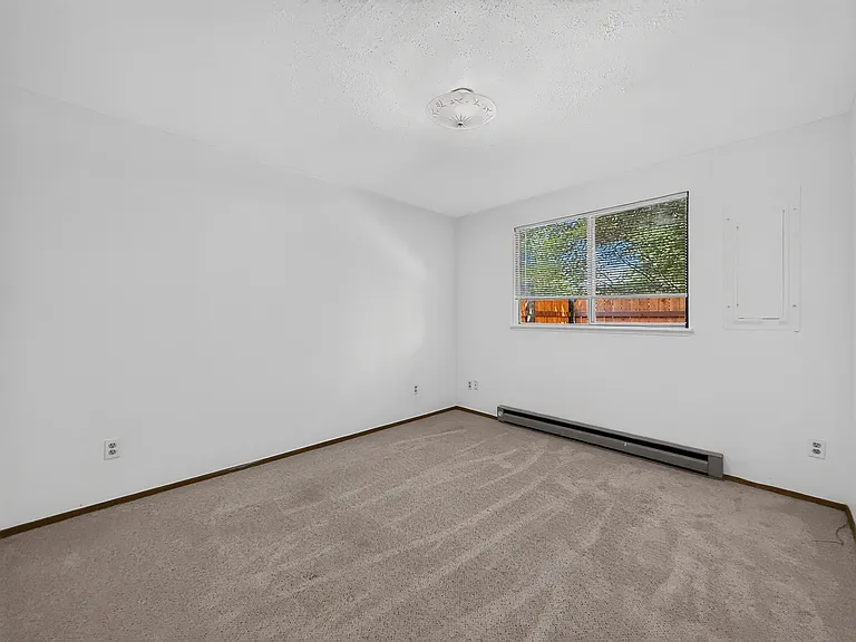 5025 S 167th St — Photo 10
