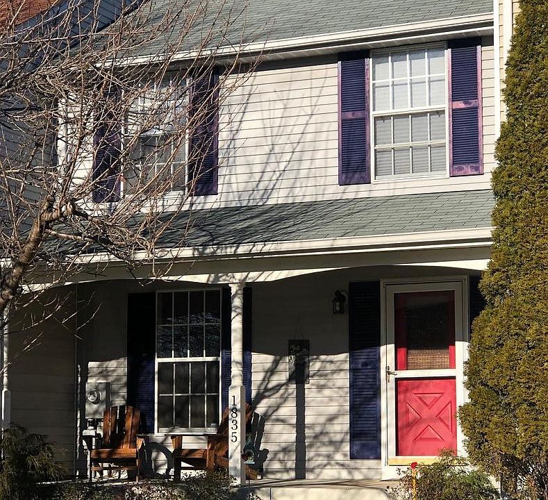 1st image of 1835 Queen Anne Sq