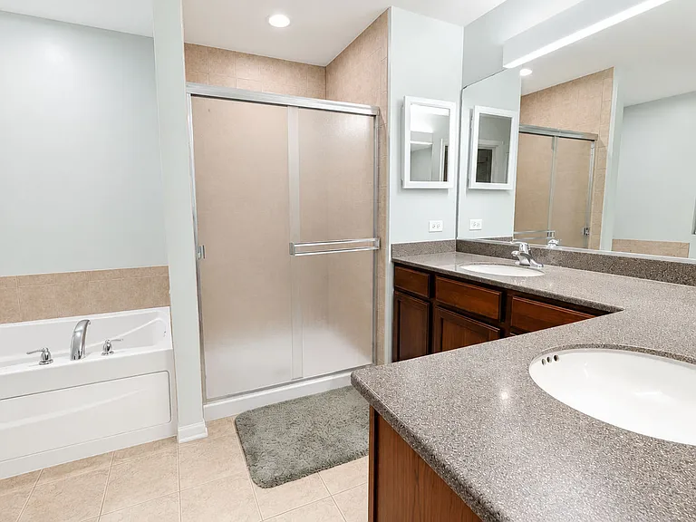 438 Grosvenor Ln #438 — Photo 9