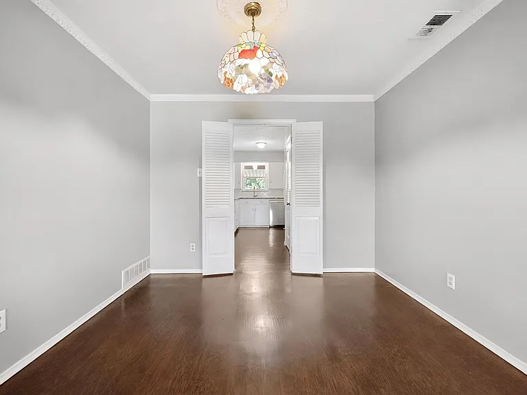 8351 Lullwater Dr — Photo 9