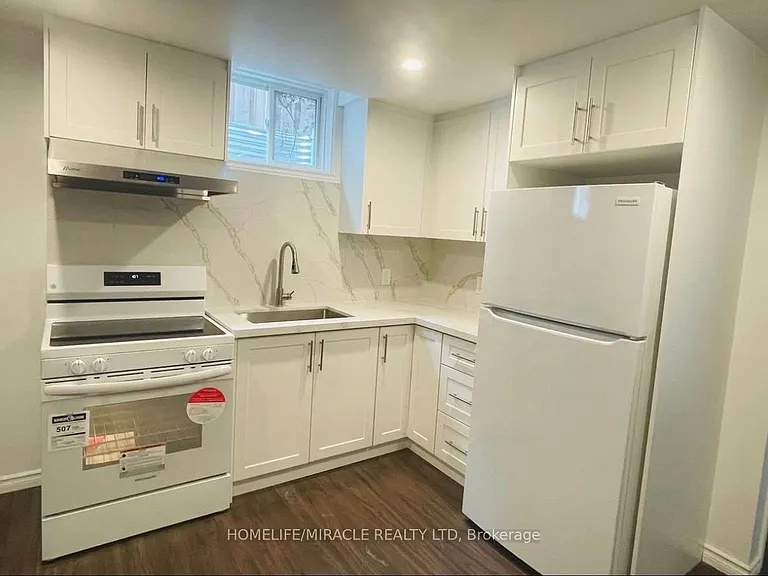 27 Lloydminster Ave #BASEMENT — Photo 7