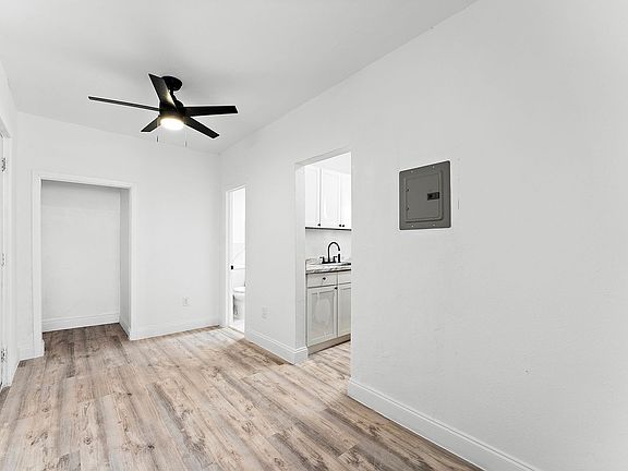 4th image of 420 NW South River Dr #400-7