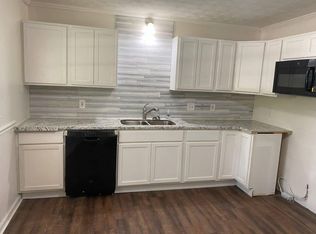 1002 Saluda Lake Rd, Greenville, SC 29611