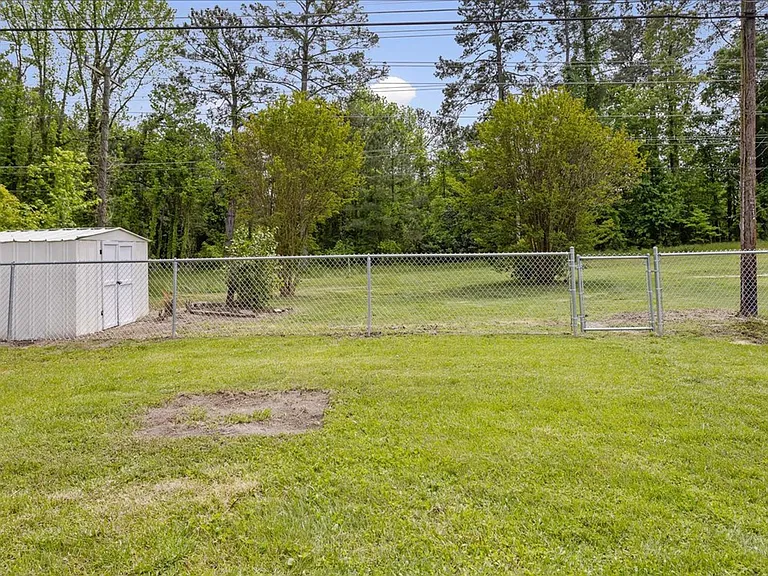 750 Hampton Rd — Photo 28