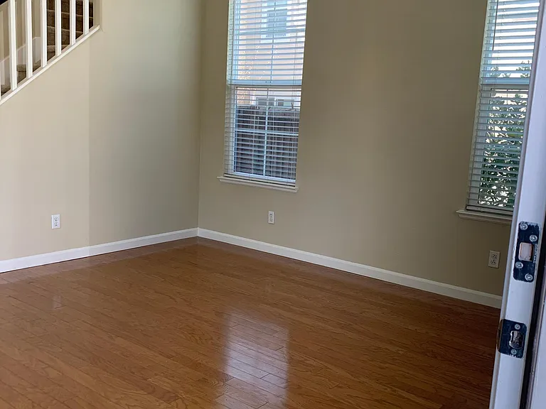 1717 Blakesley Dr — Photo 2