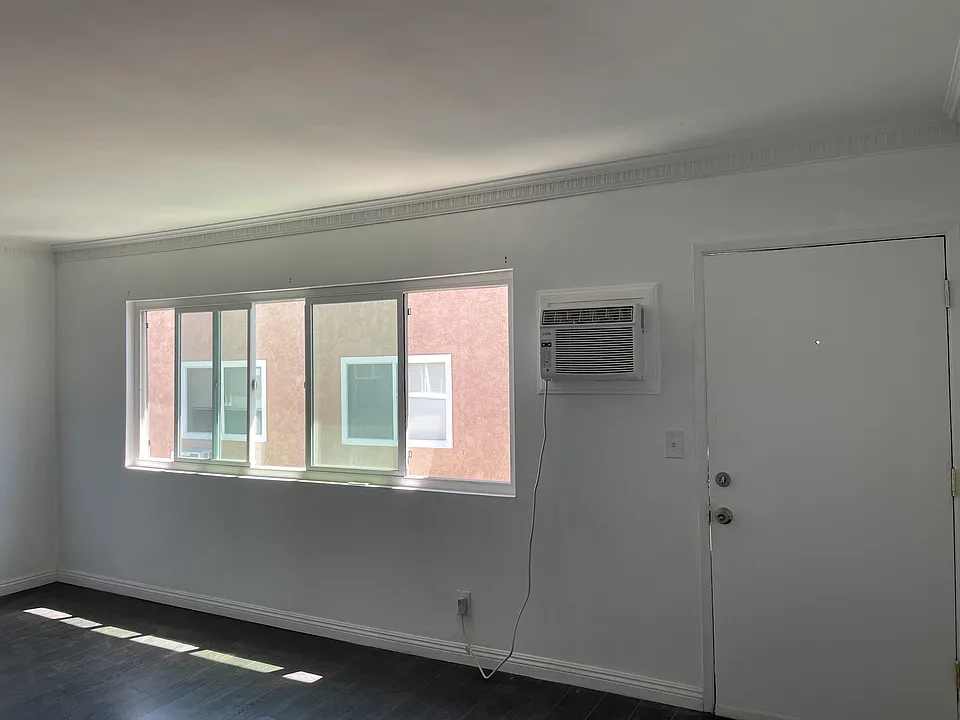 1631 N Harvard Blvd #7A