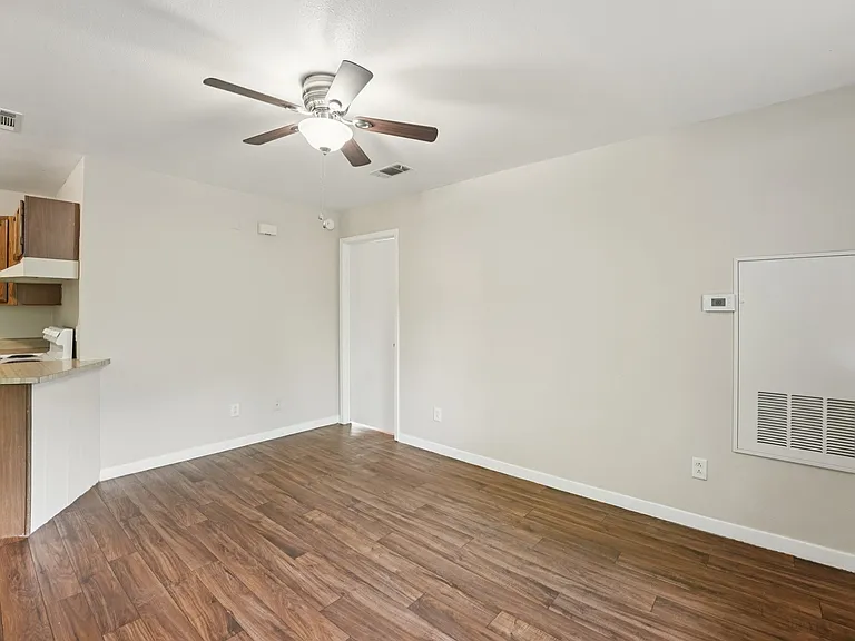 1634 Post Rd #2 — Photo 15
