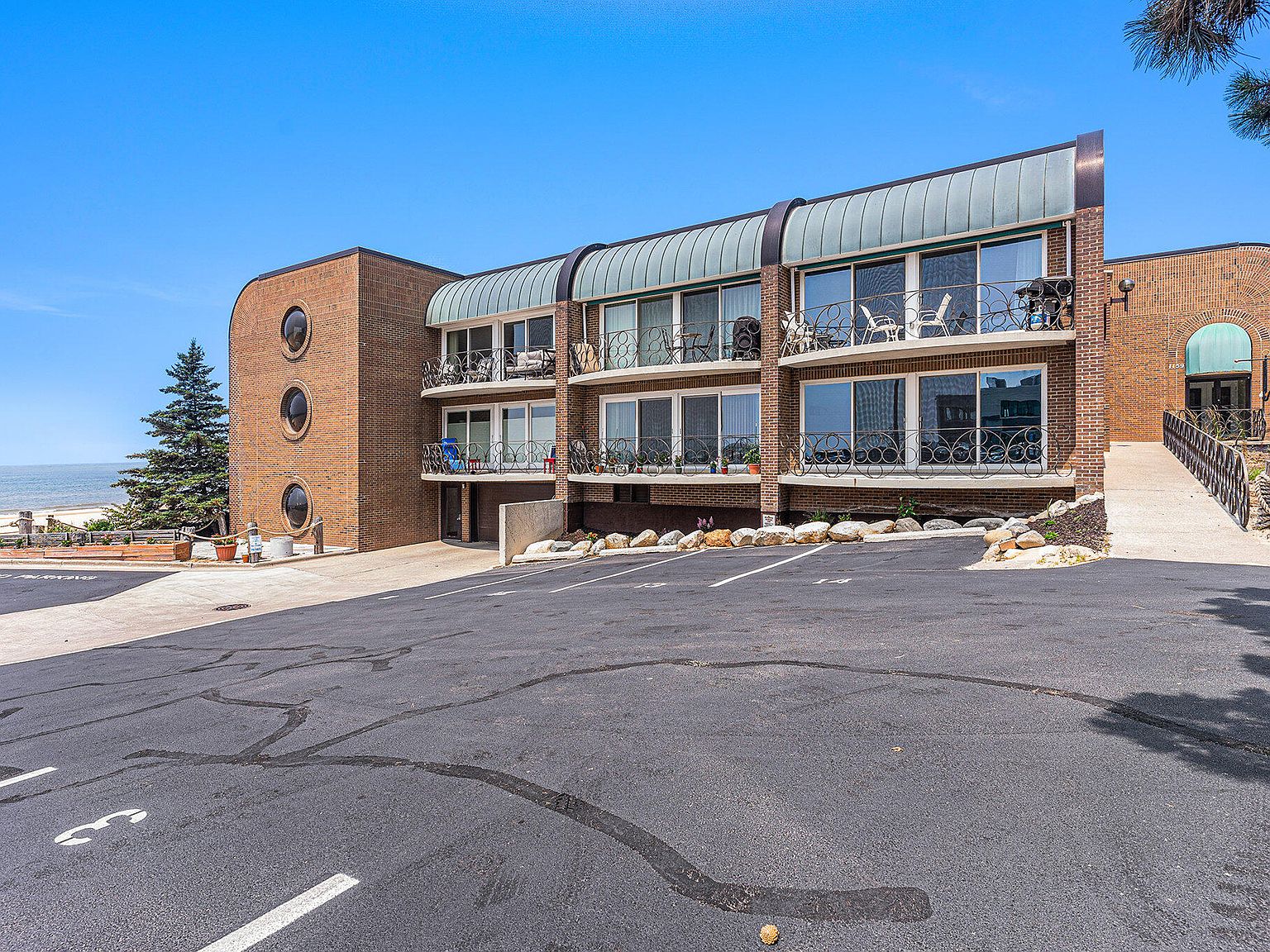 1159 S Harbor Dr UNIT B1, Grand Haven, MI 49417 Zillow