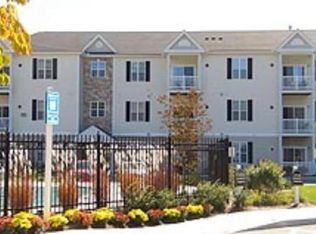 19 Hampshire Rd APT 105, Methuen, MA 01844