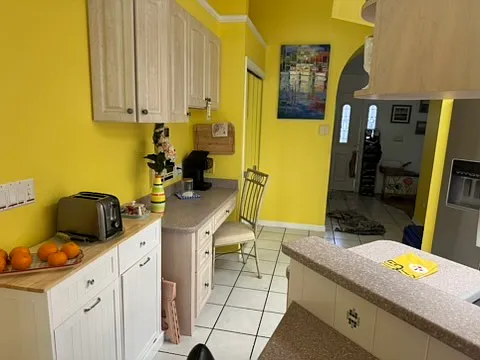 3 bed, 2208 sqft, $4,250 — Photo 3