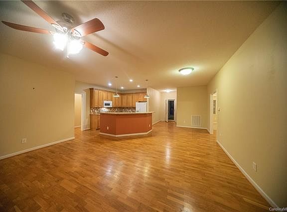 5th image of 112 Glen Cross Dr